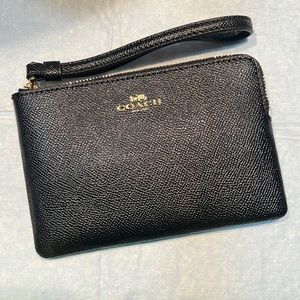 Coach Leather Corner Zip Wristlet NWT